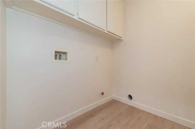 825 Yorkshire, Irvine CA: https://media.crmls.org/medias/08532cce-49f1-4768-99d7-111ddc2f1112.jpg