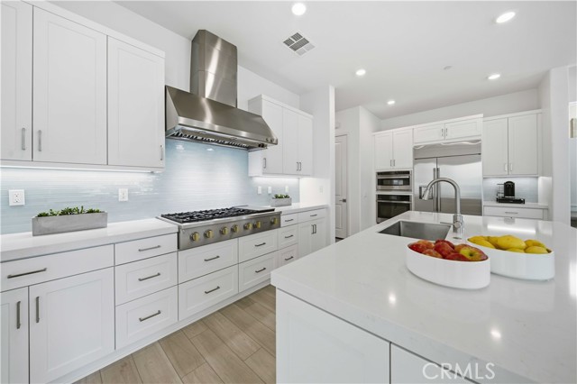 Detail Gallery Image 10 of 69 For 27516 Golden Currant Pl, Valencia,  CA 91381 - 4 Beds | 4/1 Baths