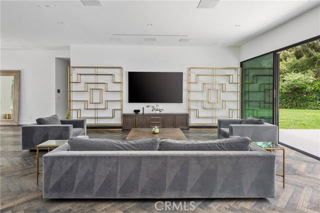 9924 Liebe Drive, Beverly Hills CA: https://media.crmls.org/medias/08537fc6-5fc3-4307-a2ec-06bf7b4bbc75.jpg