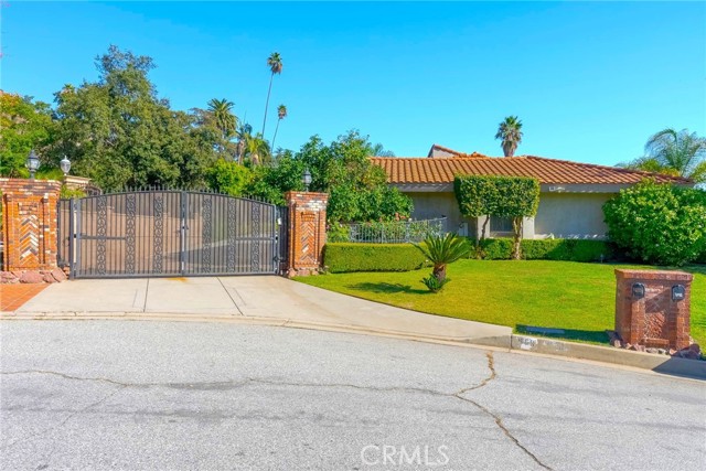 940 N Silent Ranch Drive, Glendora CA: https://media.crmls.org/medias/0853bff9-c7e9-4318-b966-34b60e29a005.jpg