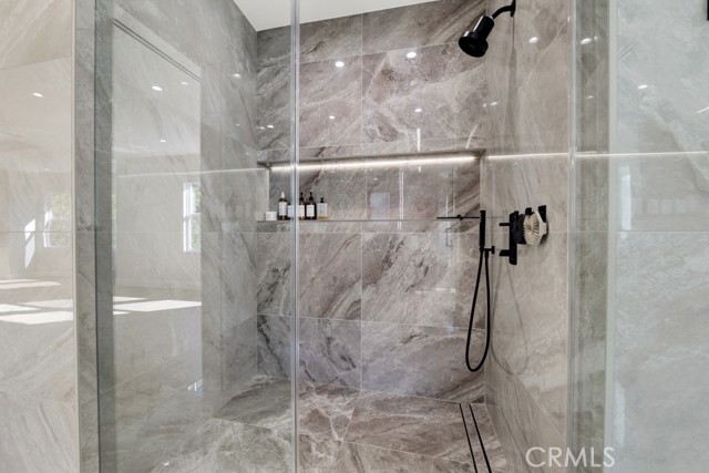 Detail Gallery Image 53 of 75 For 20151 via Medici, Porter Ranch,  CA 91326 - 5 Beds | 5 Baths