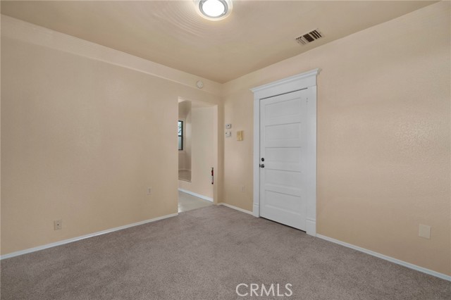 405 W Olive Avenue, Redlands CA: https://media.crmls.org/medias/0854bc51-994b-4596-b402-7f73434d0d7a.jpg