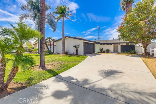 Detail Gallery Image 1 of 19 For 10931 Groveside Ave, Whittier,  CA 90603 - 4 Beds | 2 Baths