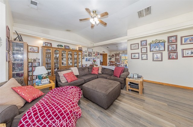 35095 Rough Rider Way, Raymond CA: https://media.crmls.org/medias/08553c8c-7f0b-435a-badf-adf8242903c1.jpg