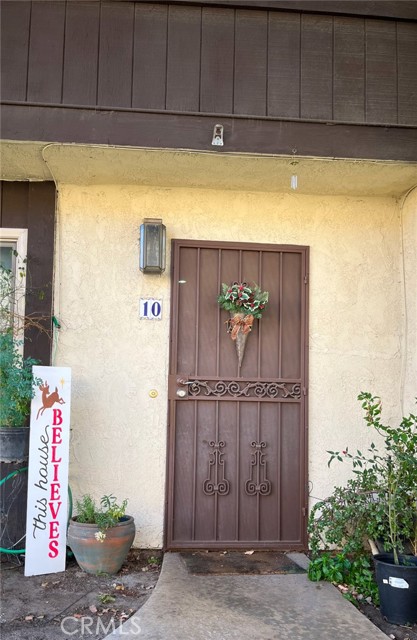 Detail Gallery Image 1 of 12 For 1097 Santo Antonio Dr #10,  Colton,  CA 92324 - 2 Beds | 1/1 Baths