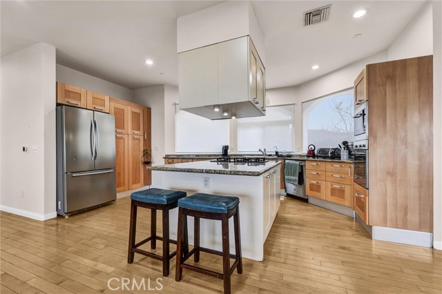 Detail Gallery Image 19 of 43 For 876 Harrington, Glendale,  CA 91207 - 4 Beds | 4 Baths