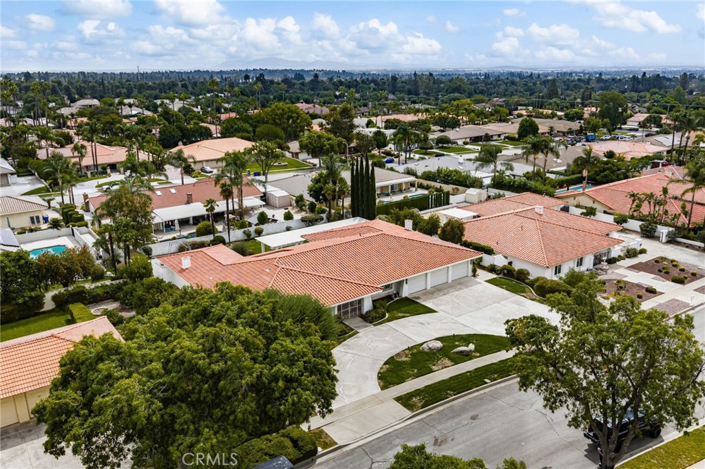 https://media.crmls.org/medias/08573002-bd50-4474-875c-d11d88ffd07a.jpg?preset=X-Large