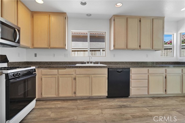 Detail Gallery Image 10 of 42 For 40684 Corte Albara, Murrieta,  CA 92562 - 3 Beds | 2 Baths
