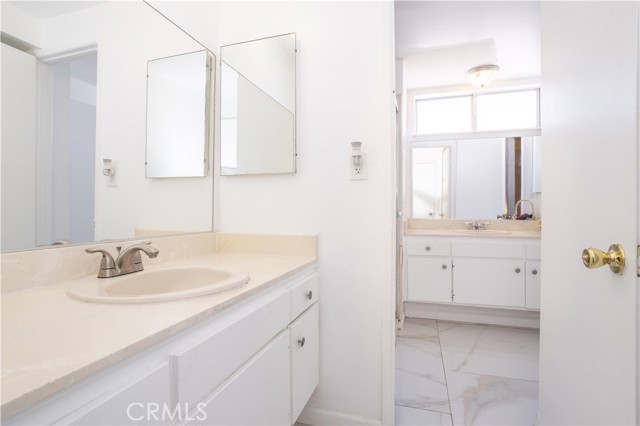 Detail Gallery Image 13 of 27 For 27852 Rosamond, Canyon Country,  CA 91351 - 4 Beds | 2 Baths