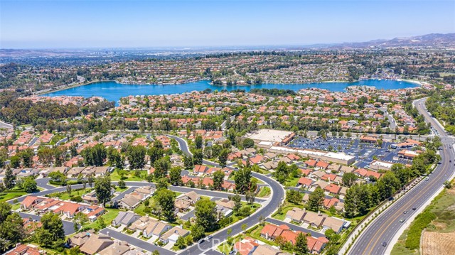 23469 El Greco, Mission Viejo CA: https://media.crmls.org/medias/08582b99-b44e-47cb-872c-b8ea2e0385e2.jpg