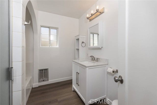 Detail Gallery Image 12 of 19 For 4213 Wilkinson Ave, Studio City,  CA 91604 - 3 Beds | 1/1 Baths