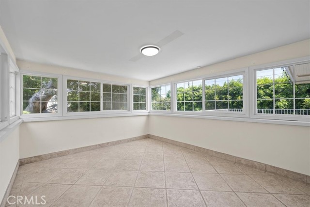 268 S Norton Avenue, Los Angeles CA: https://media.crmls.org/medias/08586acd-fb27-4534-b12a-4da58d4559f0.jpg