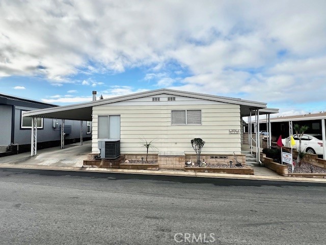 3850 Atlantic Avenue, Highland CA: https://media.crmls.org/medias/08589e07-f032-429f-ad68-9fb8b2a7a452.jpg