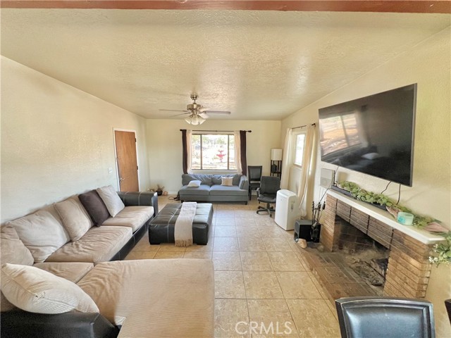 Detail Gallery Image 9 of 25 For 23079 Minnetonka Rd, Apple Valley,  CA 92308 - 3 Beds | 1 Baths