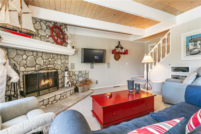Detail Gallery Image 14 of 44 For 27888 West Shore Rd, Lake Arrowhead,  CA 92352 - 3 Beds | 2 Baths