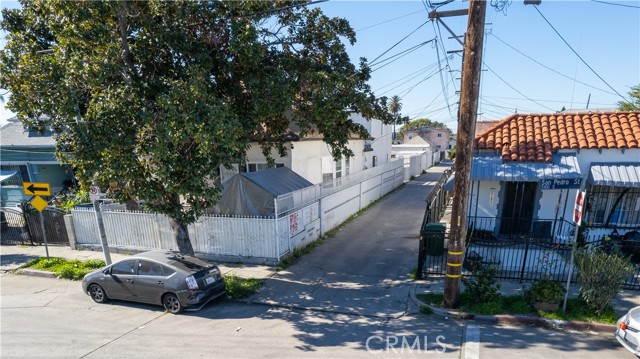 5123 S San Pedro Street, Los Angeles, CA, 90011 5123 S San Pedro Street, Los Angeles, CA, 90011