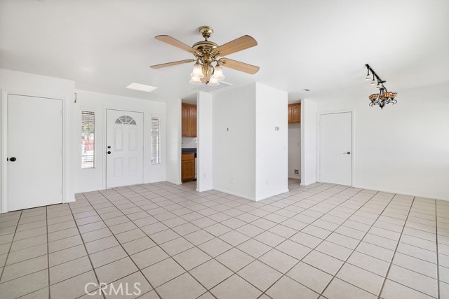 Detail Gallery Image 7 of 48 For 12867 Banyon Tree Ln, Victorville,  CA 92392 - 2 Beds | 2 Baths