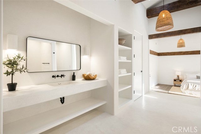 27405 Pacific Coast Highway, Malibu CA: https://media.crmls.org/medias/085b26ba-35f2-4062-8cb9-3a6d03446162.jpg