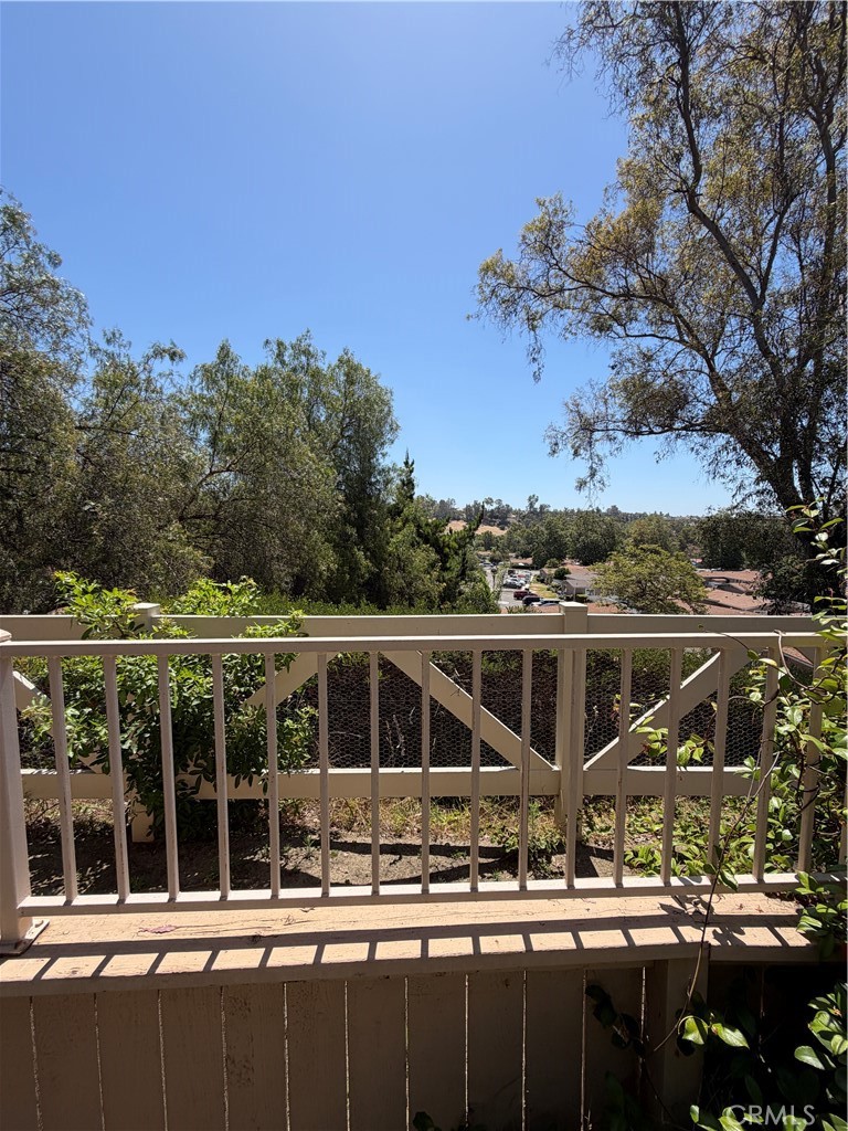 https://media.crmls.org/medias/085ba927-56c2-401f-a010-4290d351d54d.jpg?preset=X-Large