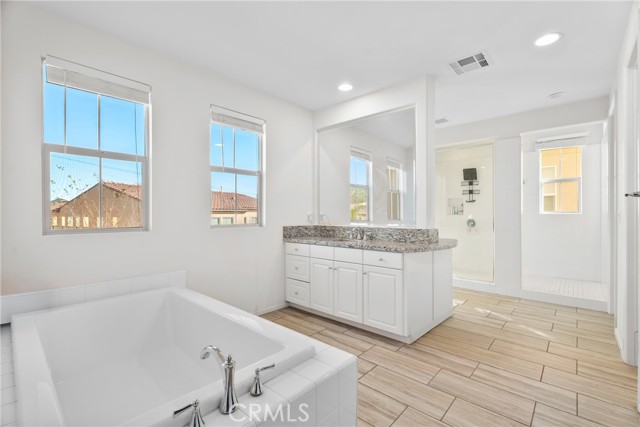 Detail Gallery Image 18 of 39 For 27606 Skylark Ln, Saugus,  CA 91350 - 5 Beds | 5/1 Baths