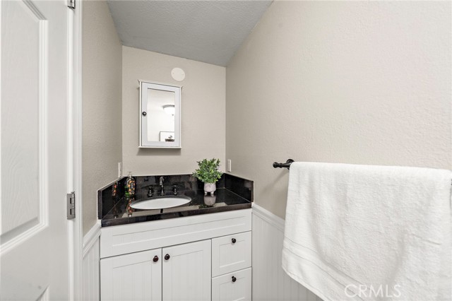 Detail Gallery Image 22 of 49 For 1025 Sea Breeze #11,  Costa Mesa,  CA 92627 - 2 Beds | 2/1 Baths