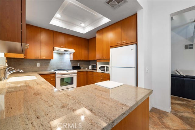 38225 6th W Street, Palmdale CA: https://media.crmls.org/medias/085dff64-711a-4950-905b-243f2fbbfb36.jpg