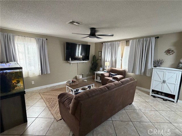 Detail Gallery Image 2 of 16 For 221 Mariposa Trl, Blythe,  CA 92225 - 4 Beds | 3/1 Baths