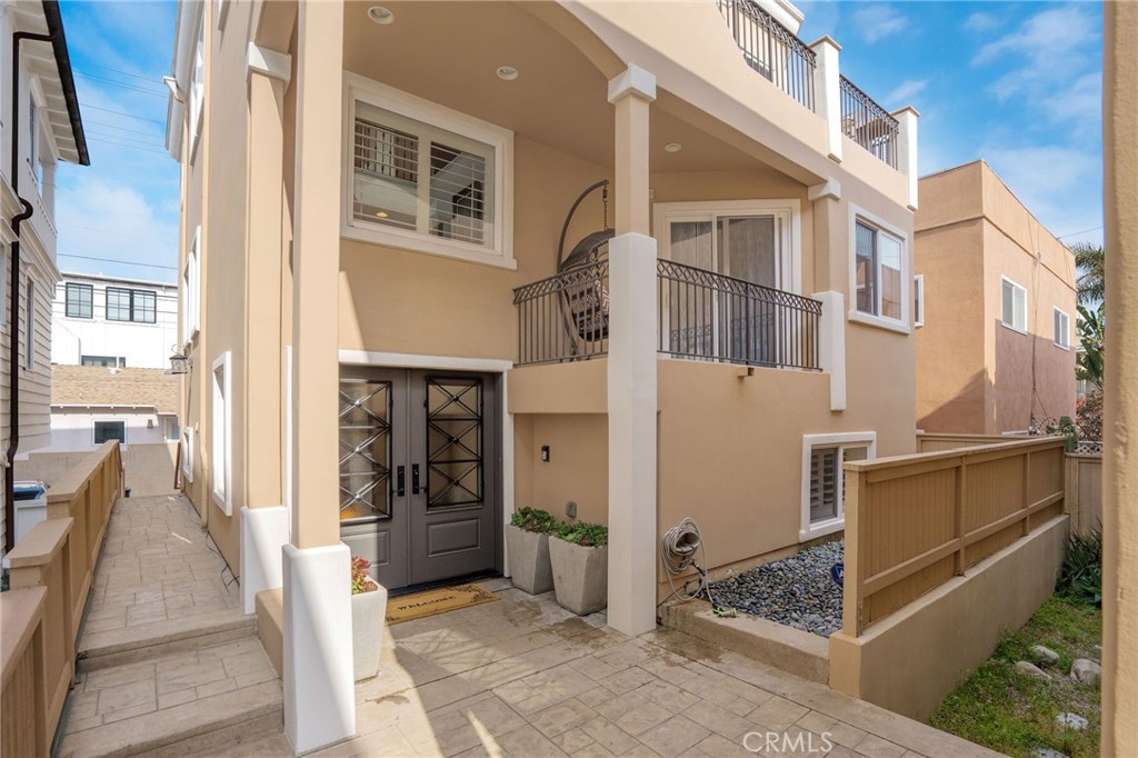 617 Crest Drive