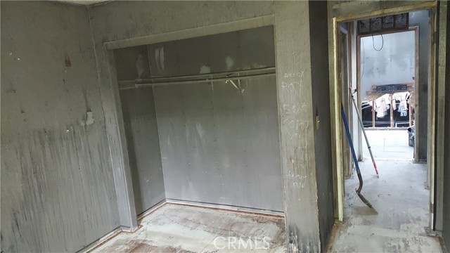 Detail Gallery Image 7 of 16 For 8920 Summerwood, Fontana,  CA 92335 - 3 Beds | 2/1 Baths