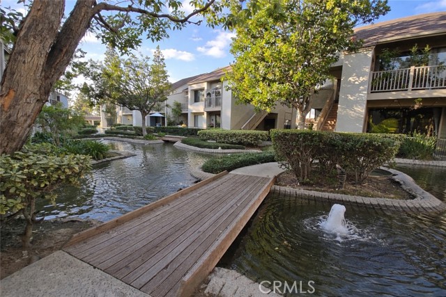 Image 22 of 39 For 10520 Lakeside  L