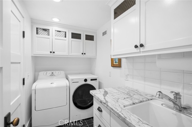 1501 Kathleen Lane, Newport Beach CA: https://media.crmls.org/medias/085eb19c-effd-418e-8c12-337616ea2e4c.jpg