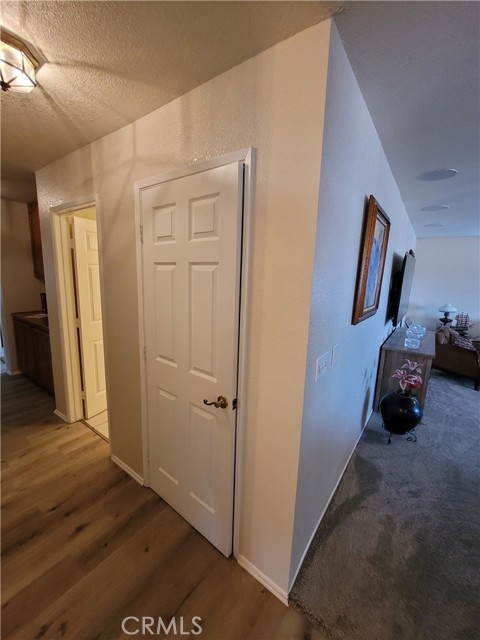21291 Ramona Avenue, Apple Valley CA: https://media.crmls.org/medias/085ece7c-c6b9-4308-a899-d89a74a029aa.jpg