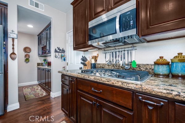 5 Ponte Brava, Lake Elsinore CA: https://media.crmls.org/medias/085ef9cc-224f-4b2c-b944-9273104fff24.jpg