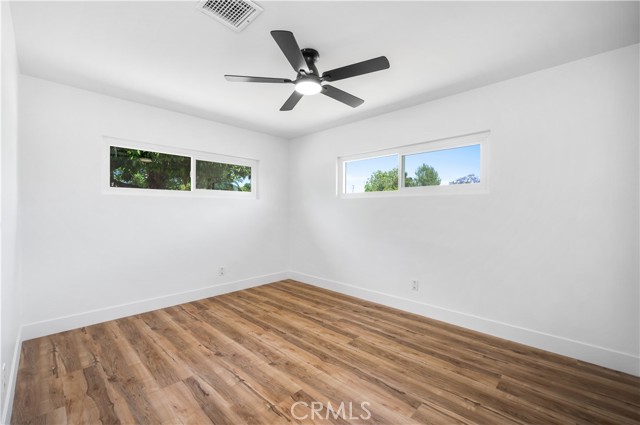 424 E Victoria Street, Rialto CA: https://media.crmls.org/medias/085f37ad-3d05-4faf-9d21-a820fe9d86b4.jpg