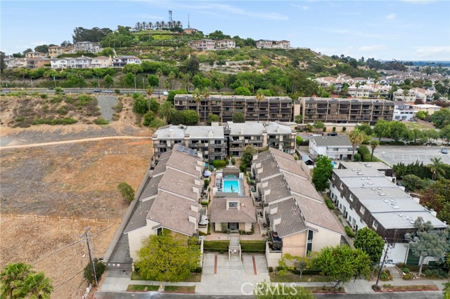 2299 N Legion Drive, Signal Hill CA: https://media.crmls.org/medias/085f723d-0816-4af3-aab8-3be86ccadc01.jpg