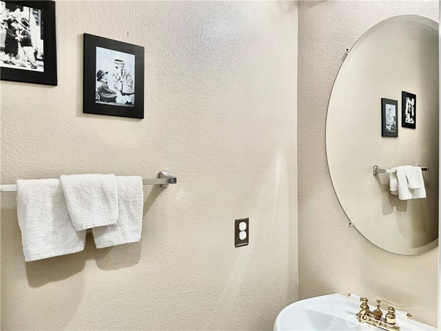Detail Gallery Image 26 of 57 For 8004 Palm View Ln, Riverside,  CA 92508 - 6 Beds | 4/1 Baths