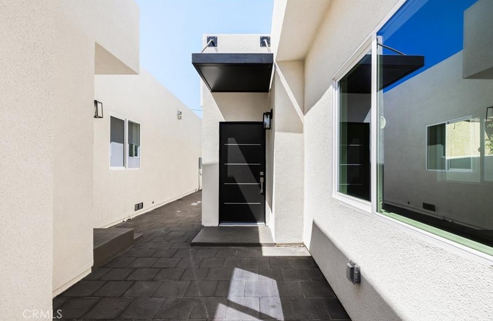 949 W Magnolia Street