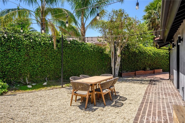 2305 Henrietta Avenue, La Crescenta CA: https://media.crmls.org/medias/08612b80-750b-4f3c-98d6-bd81326a9d99.jpg