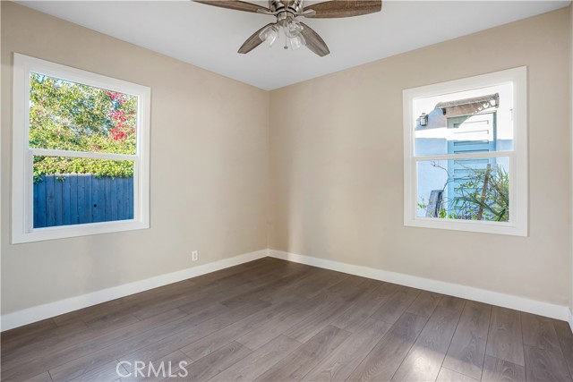 Detail Gallery Image 9 of 16 For 8466 Quartz, Winnetka,  CA 91306 - 3 Beds | 2 Baths