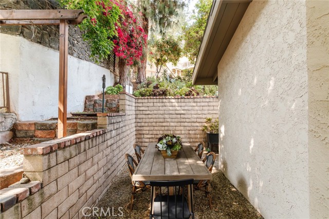 1541 Indiana Avenue, South Pasadena CA: https://media.crmls.org/medias/08615e9c-3b58-4129-861f-2e3549cab1c0.jpg