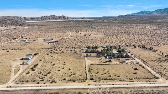 Detail Gallery Image 4 of 47 For 27002 via Seco St, Apple Valley,  CA 92308 - 4 Beds | 2 Baths