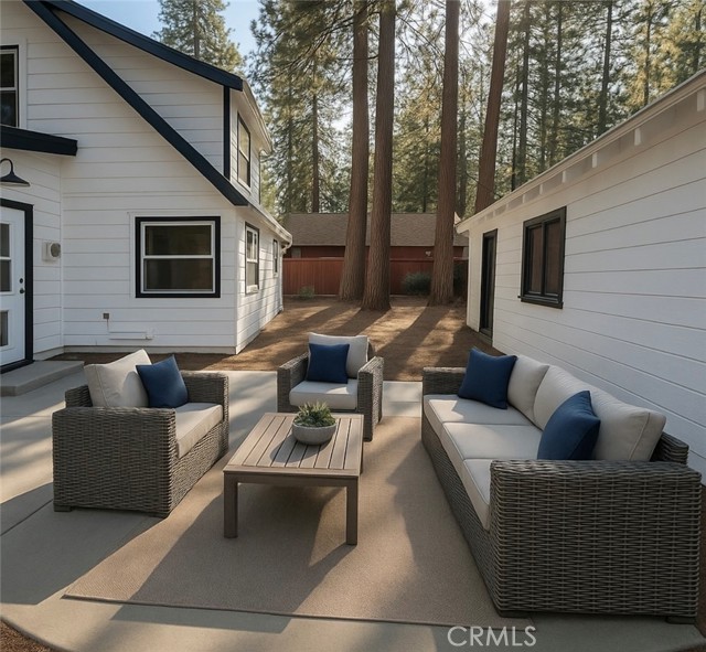 Detail Gallery Image 3 of 15 For 39197 Waterview Dr, Big Bear Lake,  CA 92315 - 3 Beds | 2 Baths