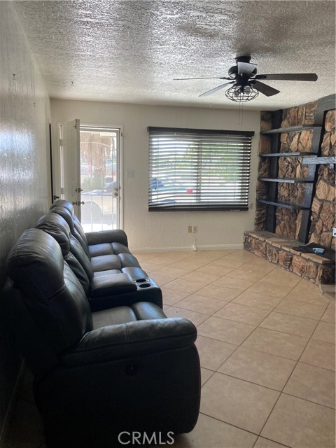 Detail Gallery Image 3 of 19 For 1201 E Elizabeth, Barstow,  CA 92311 - 4 Beds | 2 Baths