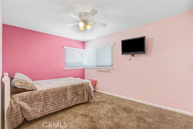 35710 Avenue H, Yucaipa CA: https://media.crmls.org/medias/0862d55a-d508-4968-9a46-c4f0a50764f0.jpg