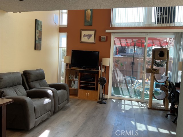 Detail Gallery Image 34 of 34 For 1084 Cabrillo Park Dr #B,  Santa Ana,  CA 92701 - 1 Beds | 1 Baths