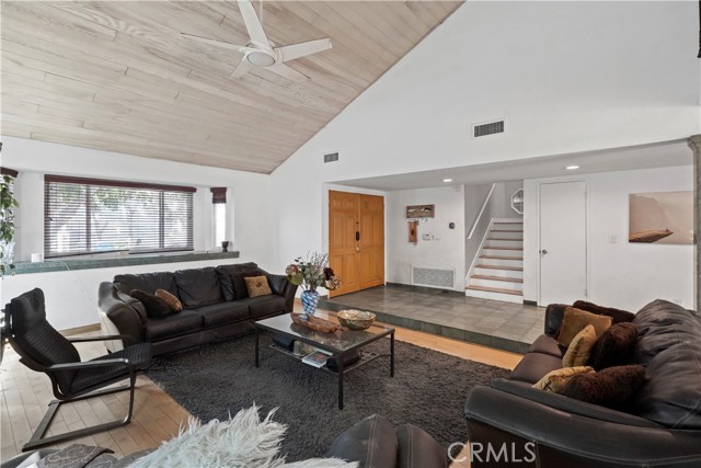 5960 Wilksinon Ave, North Hollywood CA: https://media.crmls.org/medias/0863237c-c520-4641-acac-55fac66a9550.jpg