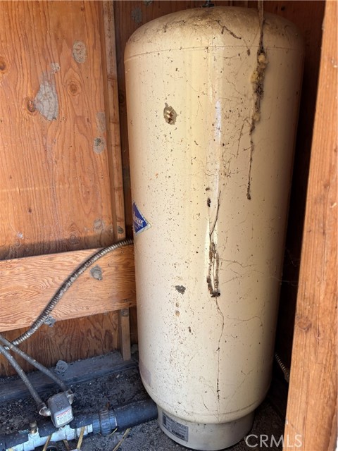 4060 Indian Peak Road, Mariposa CA: https://media.crmls.org/medias/0863434e-e6c2-4b13-8cc5-cc82a240f637.jpg