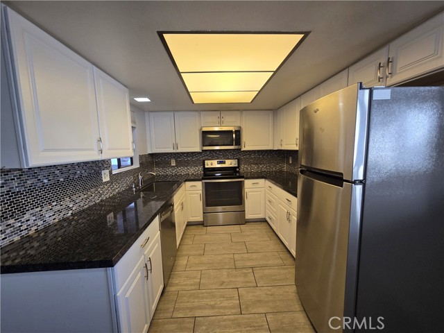 Detail Gallery Image 7 of 27 For 5301 E Waverly Dr #195,  Palm Springs,  CA 92264 - 2 Beds | 2 Baths