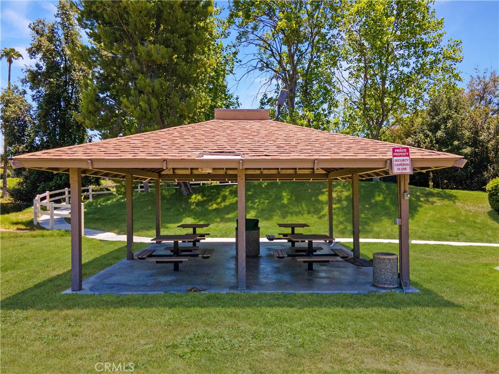 https://media.crmls.org/medias/0863aff5-1fdc-44a2-a412-984fb3ce9118.jpg?preset=X-Large