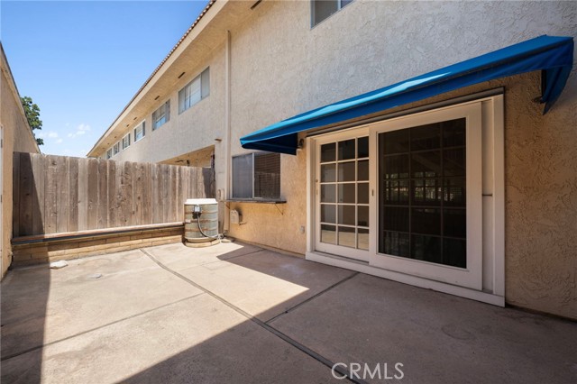 7667 Whitewater Drive, Huntington Beach CA: https://media.crmls.org/medias/0863d8c3-2c3b-41d4-b709-be2764e3bf79.jpg